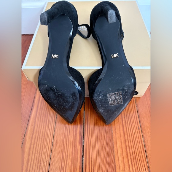 Michael Kors Suede Black Lisa Pump - Picture 4 of 8